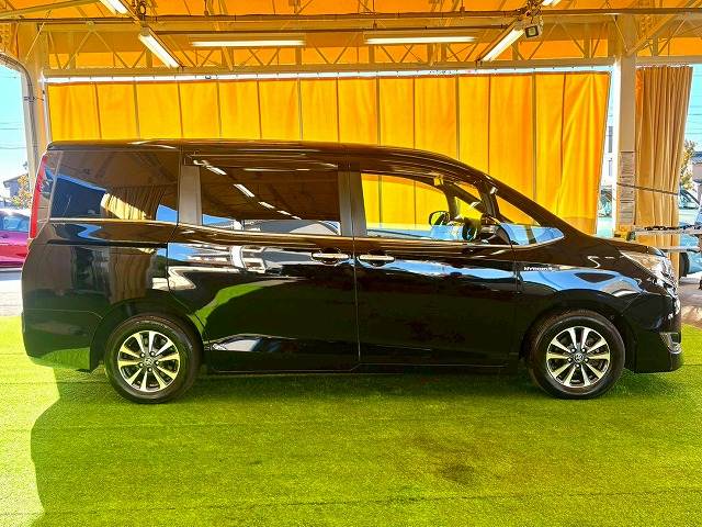 トヨタ&nbsp;エスクァイアハイブリッドの画像15