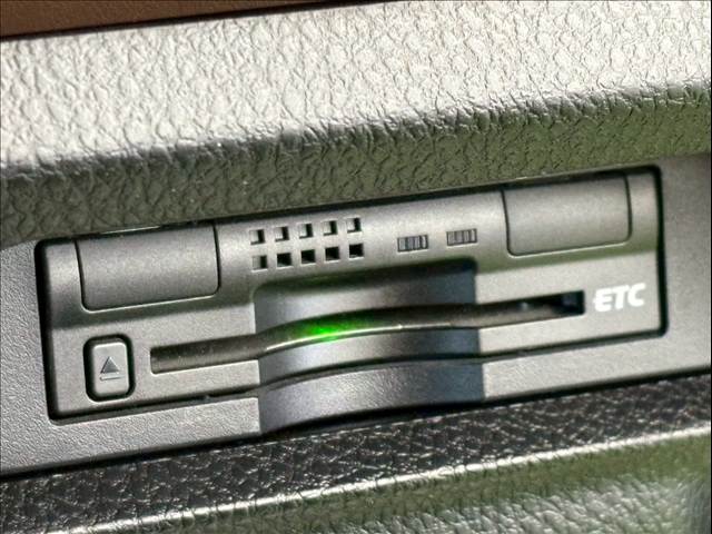 トヨタ&nbsp;エスクァイアハイブリッドの画像8