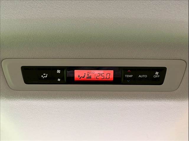 トヨタ&nbsp;エスクァイアハイブリッドの画像9