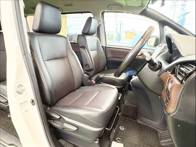 トヨタ&nbsp;エスクァイアハイブリッドの画像10