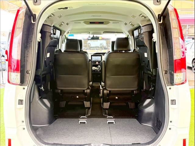 トヨタ&nbsp;エスクァイアハイブリッドの画像12