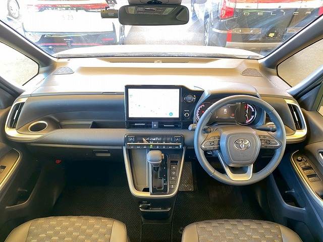 トヨタ&nbsp;ヴォクシーの画像3