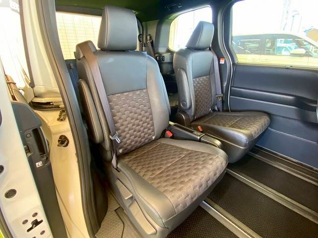 トヨタ&nbsp;ヴォクシーの画像10