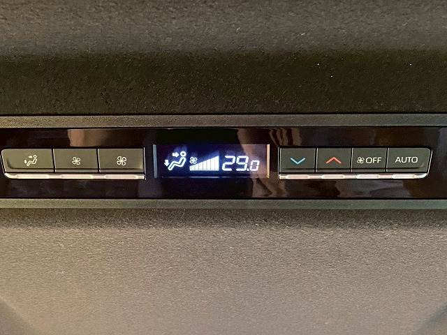 トヨタ&nbsp;ヴォクシーの画像12