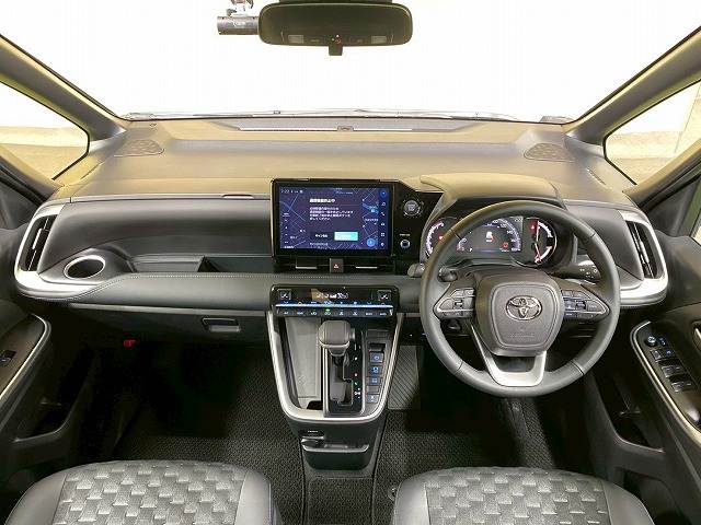 トヨタ&nbsp;ヴォクシーの画像3