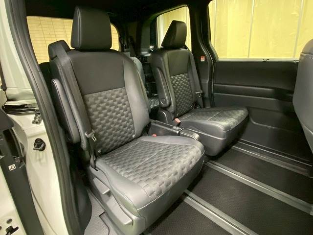 トヨタ&nbsp;ヴォクシーの画像10