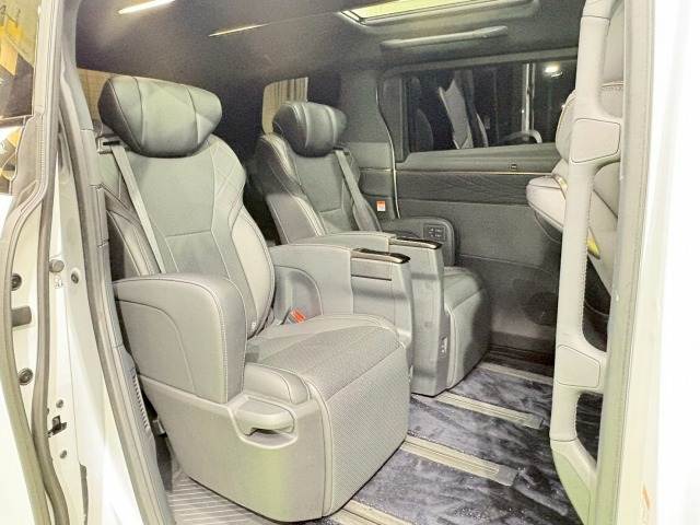 トヨタ&nbsp;ヴェルファイアハイブリッドの画像12