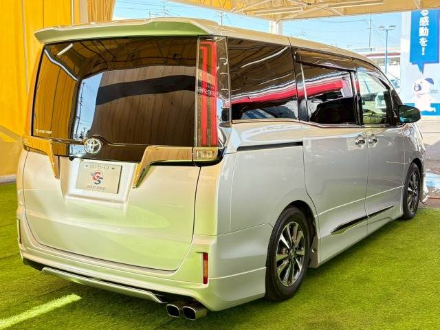 トヨタ&nbsp;エスクァイアハイブリッドの画像16