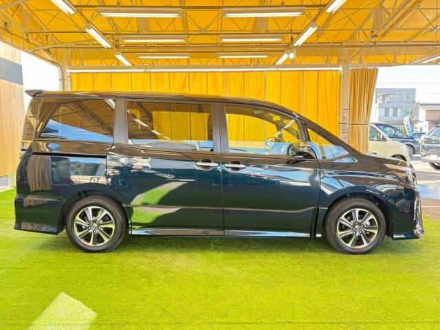 トヨタ&nbsp;ヴォクシーの画像15