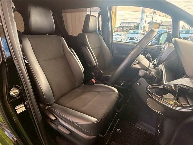 トヨタ ノアハイブリッドの画像9