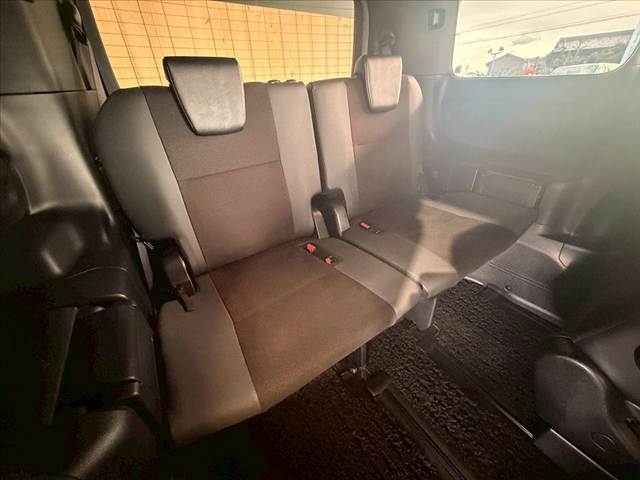 トヨタ ノアハイブリッドの画像11