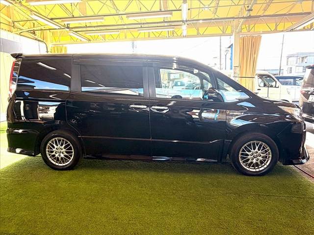 トヨタ ノアハイブリッドの画像15