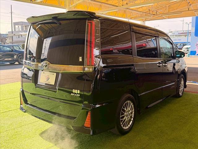 トヨタ ノアハイブリッドの画像16