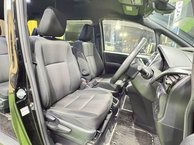 トヨタ&nbsp;ヴォクシーハイブリッドの画像10