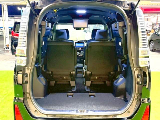 トヨタ&nbsp;ヴォクシーハイブリッドの画像12