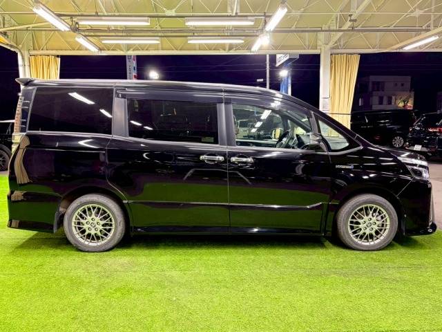 トヨタ&nbsp;ヴォクシーハイブリッドの画像15