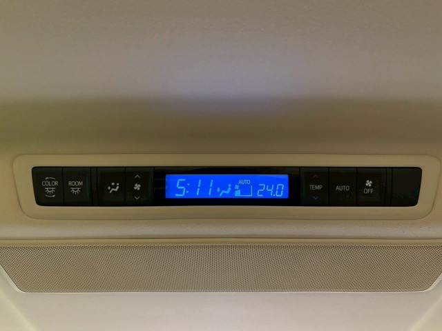 トヨタ アルファードハイブリッドの画像8