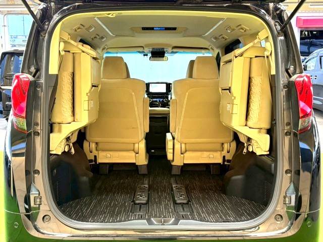 トヨタ アルファードハイブリッドの画像12