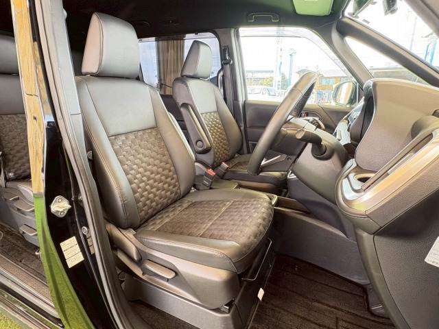 トヨタ&nbsp;ヴォクシーハイブリッドの画像10