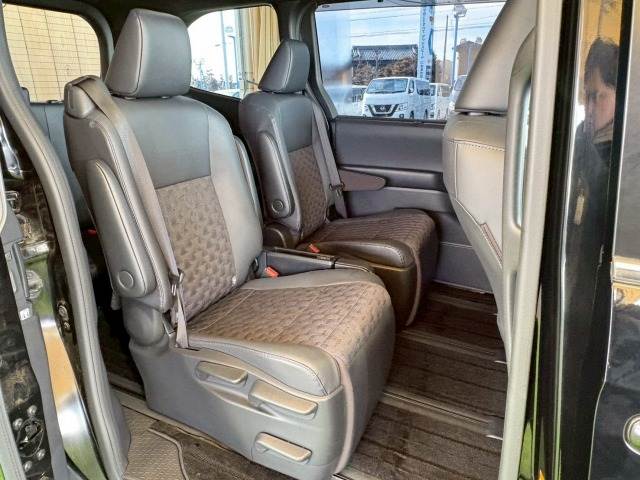 トヨタ&nbsp;ヴォクシーハイブリッドの画像11