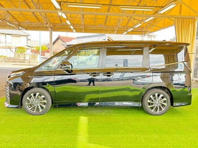 トヨタ&nbsp;ヴォクシーハイブリッドの画像15