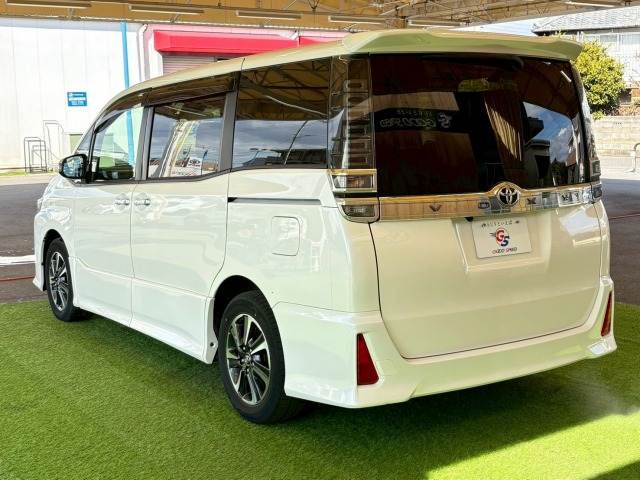 トヨタ&nbsp;ヴォクシーの画像14