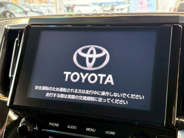 トヨタ アルファードの画像3