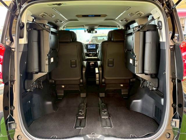 トヨタ アルファードの画像12