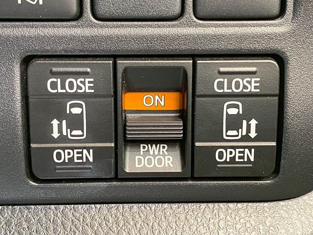 トヨタ&nbsp;ヴォクシーの画像5