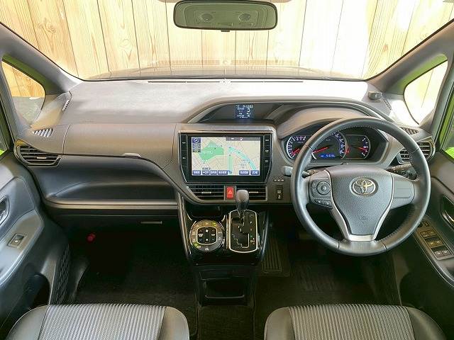 ヴォクシーZS“煌II” 内装他