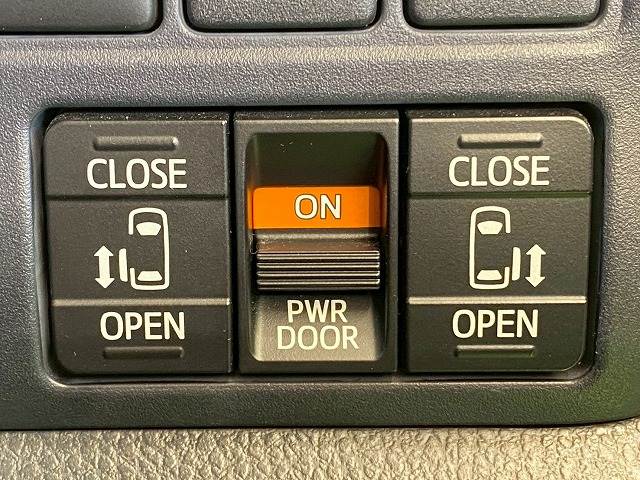 トヨタ&nbsp;ヴォクシーの画像8