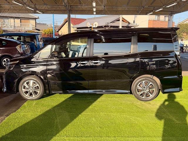 トヨタ&nbsp;ヴォクシーの画像15