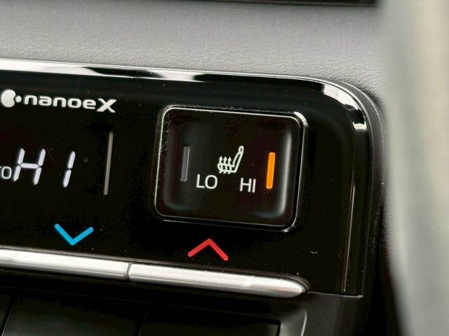 トヨタ&nbsp;ヴォクシーハイブリッドの画像8