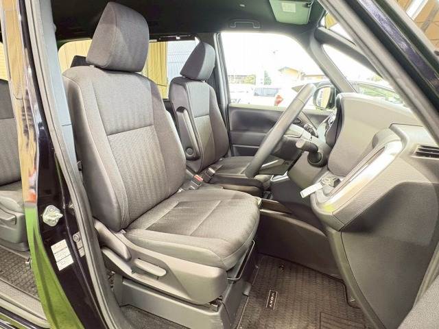 トヨタ&nbsp;ヴォクシーハイブリッドの画像9