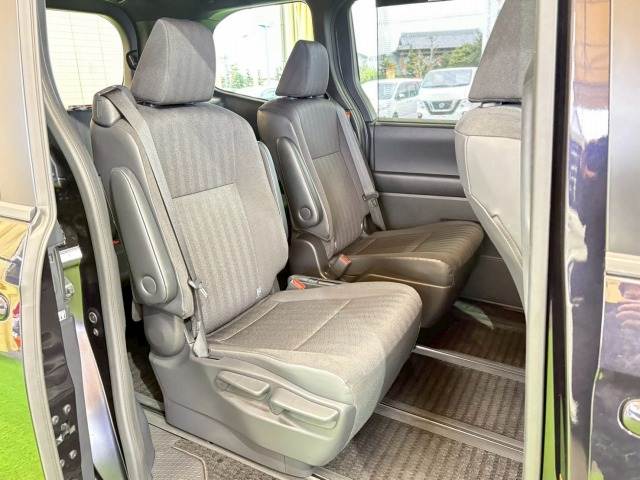 トヨタ&nbsp;ヴォクシーハイブリッドの画像10