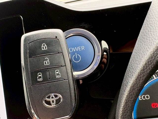 トヨタ&nbsp;ヴォクシーハイブリッドの画像13