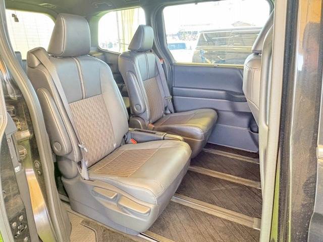 トヨタ ノアハイブリッドの画像10