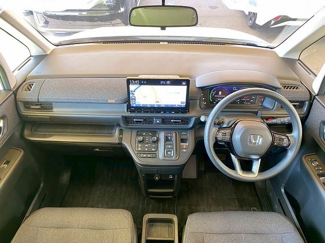 ステップワゴンe:HEV AIR 内装他