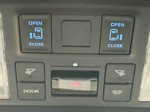 トヨタ ヴォクシーハイブリッドの画像6