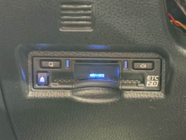 トヨタ ヴォクシーハイブリッドの画像9