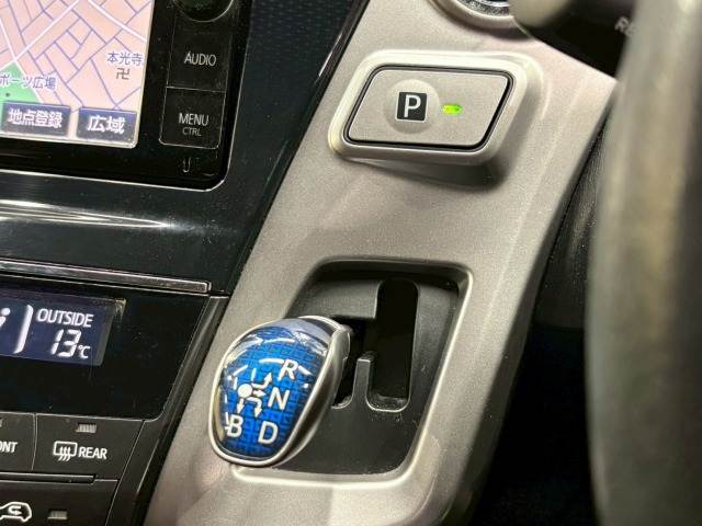 トヨタ プリウスαの画像11