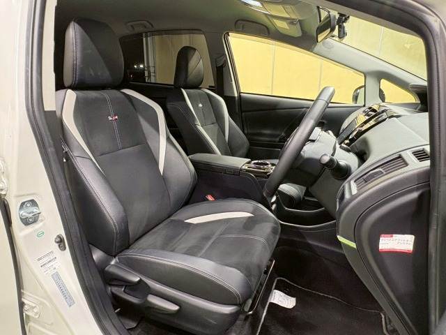 トヨタ プリウスαの画像9