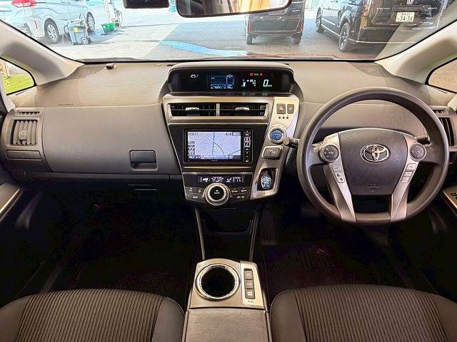 トヨタ&nbsp;プリウスαの画像3