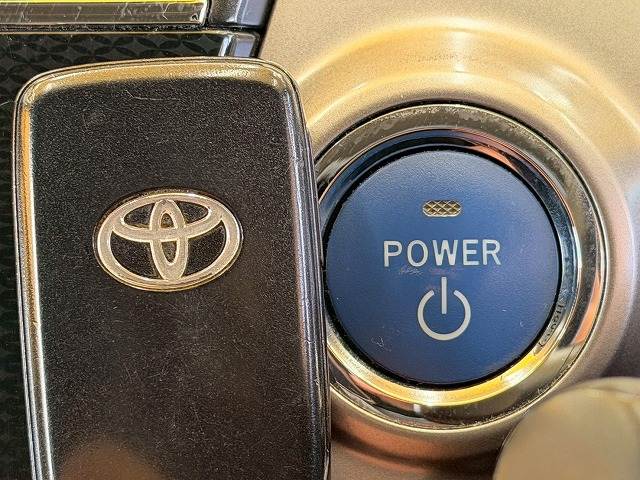 トヨタ&nbsp;プリウスαの画像13