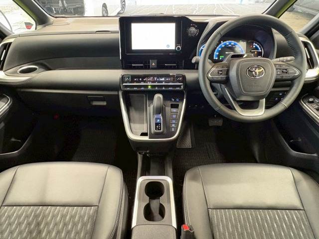 トヨタ&nbsp;ノアハイブリッドの画像3