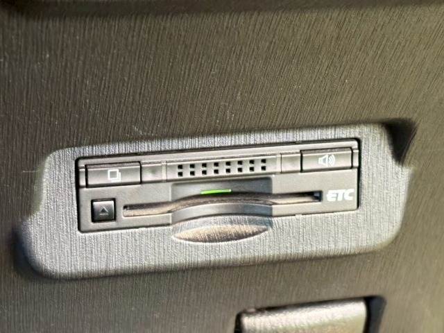 トヨタ プリウスαの画像8