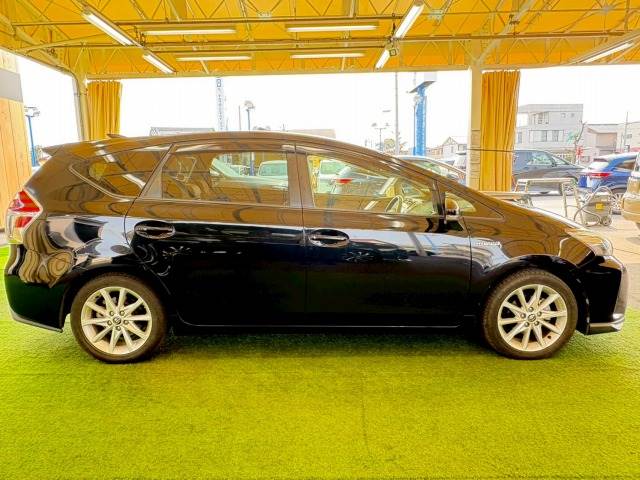 トヨタ プリウスαの画像16