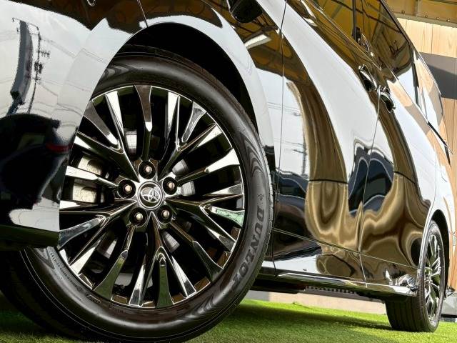 トヨタ ヴェルファイアハイブリッドの画像20