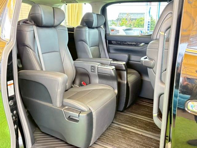 トヨタ&nbsp;アルファードの画像11