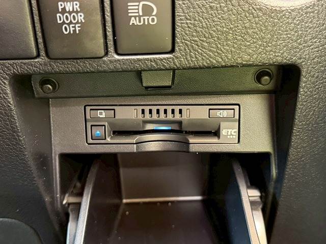 トヨタ アルファードの画像9